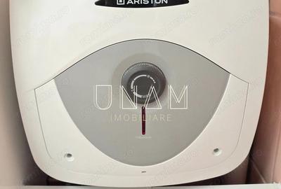 Spațiu comercial, de 28 mp, în Central - 9