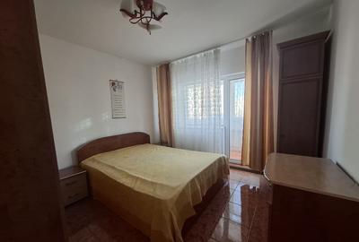 Apartament cu 3 camere decomandat în UTA - 8