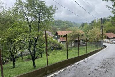 Teren de 900 mp, în Central - 4