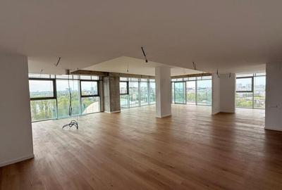 Apartament cu 4 camere decomandat în Floreasca