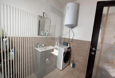 Casă cu 5 camere cu Teren 700 Mp în Goicea - 9