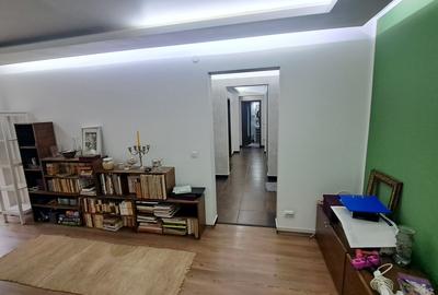 Apartament 3 camere, renovat, poziție retrasă (nu la bulevard) – Metrou 500 m - 15