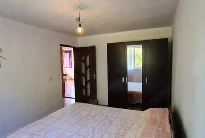 Casă cu 5 camere cu Teren 794 Mp în Livedea - 3