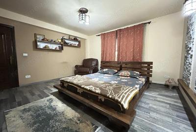 Casă cu 5 camere cu Teren 538 Mp în Pecineaga - 4