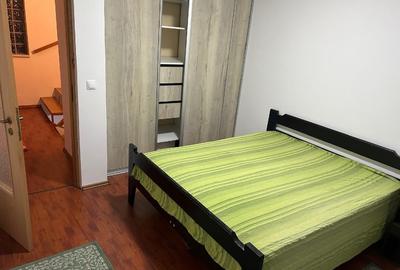 Apartament 110 mp,3 camere, mansardă, 2 băi, curte în coproprietate, parcare - 4