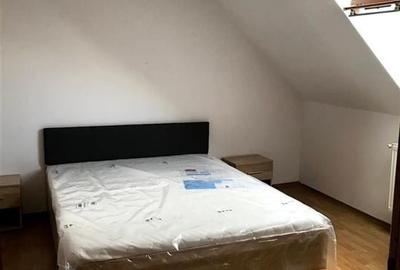 Apartament cu 3 camere semidecomandat, mobilat în Mihai Viteazul