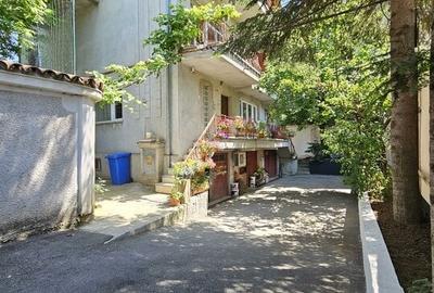 P-ta Muncii- 3 minute metrou, camera la vila pt. o studenta/ tanara absolventa - 9