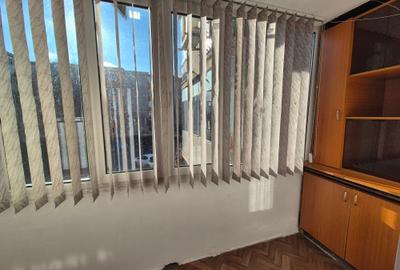 Apartament cu 3 camere semidecomandat, mobilat în Rahova - 5