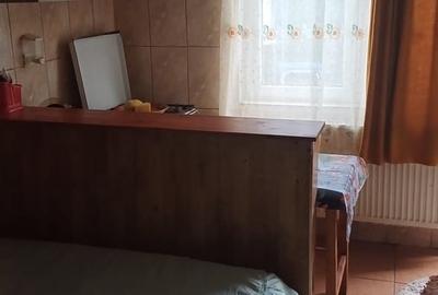 Garsonieră decomandată în Titan