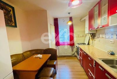Apartament cu 3 camere decomandat, mobilat în Zorilor