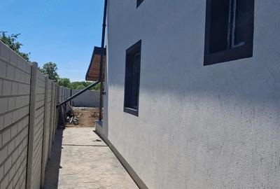 Casă cu Teren 461 Mp în Domnești - 2
