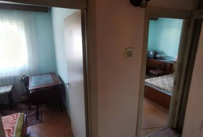 Apartament cu 3 camere decomandat în Pietroasa - 3