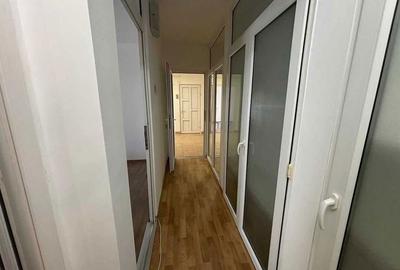 Spațiu comercial, de 98 mp, în Central - 5