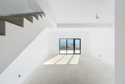 Casă cuplată -  5 camere, 3 bai, 195 mp, 2 parcari, aproape de Vivo! - 7