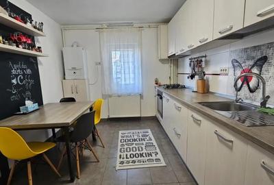 Apartament cu 4 camere decomandat, mobilat în Dacia - 9