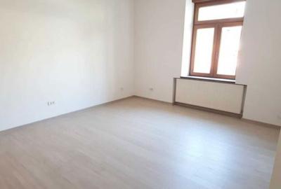Apartament cu 2 camere nedecomandat în Central