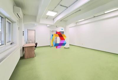 Birou, de 47 mp, în Central - 2