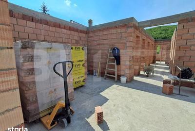 Casă cu 5 camere cu Teren 200 Mp în Corunca - 9