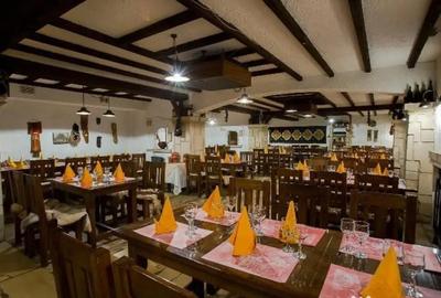 Spațiu comercial, de 2,147 mp, în P-ța Victoriei - 15