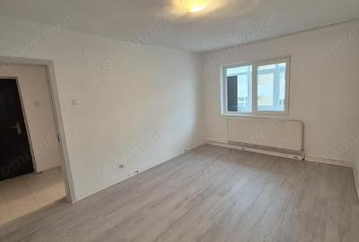 Vanzare apartament 2 camere, 42 mp - Bumbe?ti-Jiu - strada Jiului - 3