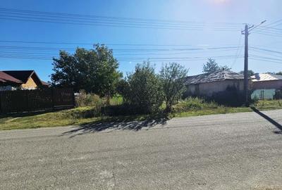 Teren intravilan 1.585 mp, cu utilități la hotar –Gherghița–Ungureni - 9