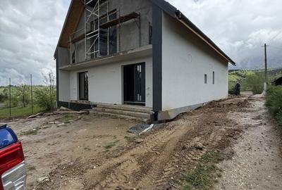 Casă cu 4 camere în Bran - 6