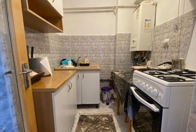 Garsoniera vis a vis de Hala Centrala, etaj 2 - 2