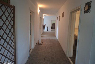 Casă cu 10 camere cu Teren 1200 Mp în Bucov - 18