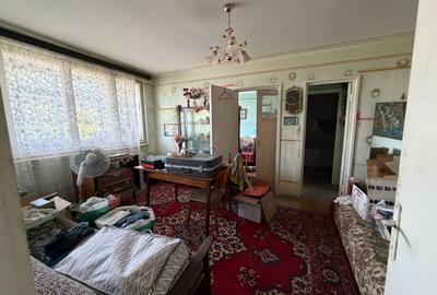 Apartament cu 2 camere decomandat în Siret