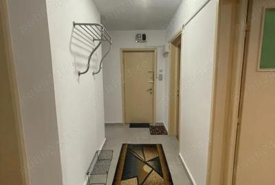 Apartament cu 3 camere decomandat în 1 Mai - 9