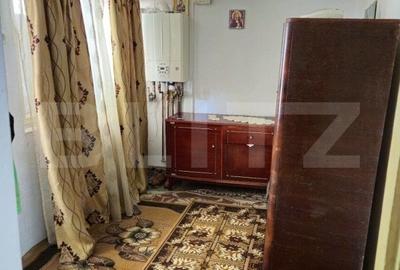 Casa spatioasa cu livada, intr-o zona linistia la 20 km de Targoviste - 7