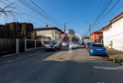 Spațiu comercial, de 146 mp, în Central - 8