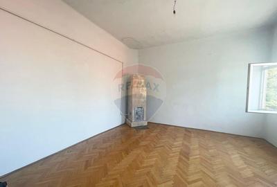 Casa cu 3 camere de vanzare in zona centrala comison 0% - 3
