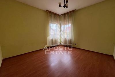 Casa individuala cu 7 camere,  P+M, zona Girocului - 6