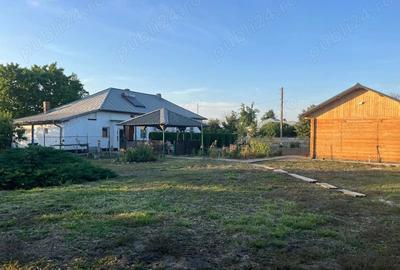 Casă cu 4 camere în Valea Roșie - 2