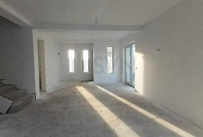 Casă individuală cu 4 camere cu Canalizare în Central - 7
