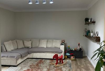 Apartament cu 2 camere decomandat, mobilat în Tractorul - 2