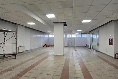 Spațiu comercial, de 170 mp, în Central - 4