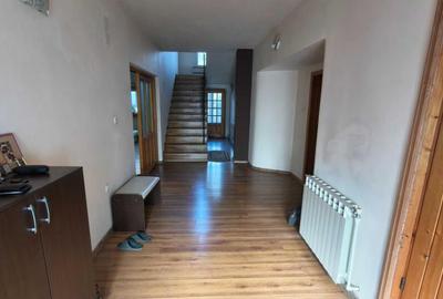 Super Oferta! Vila P 1, zona Centrala, Suprafata 290 mp, par - 2