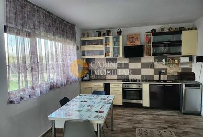 Casă individuală cu 5 camere cu Canalizare în Dancu