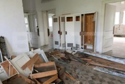 Casă cu 5 camere cu Teren 1216 Mp în Central - 3