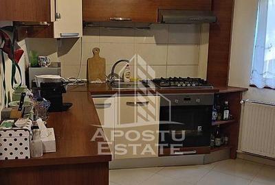 Apartamentul cu 2 camere, decomandat,etajul 2, zona Soarelui - 3