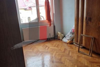 Apartament cu 4 camere semidecomandat în P-ța Sfântul Ștefan - 4