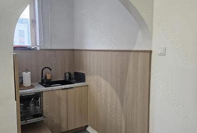 Spațiu comercial, de 80 mp, în Central - 3