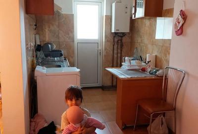 Apartament cu 3 camere semidecomandat în Brezoi - 6