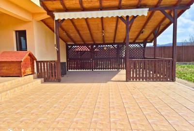 Casă cu 6 camere cu Teren 1520 Mp în Goranu - 2
