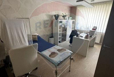 Spațiu comercial, de 42.369998931885 mp, în Policlinica - 2