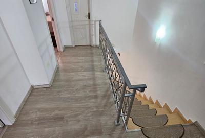 Casă cu 4 camere cu Canalizare în Central - 7