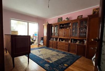 3 camere, 76 mp, doua balcoane, zona Favorit - 2