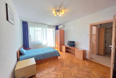 Garsonieră decomandată, mobilată în Titan